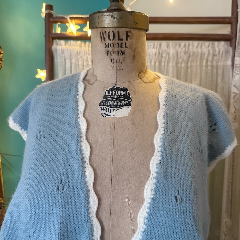 Vintage 1990s Koret Baby Blue Floral Embroidered Vest Cottagecore Size XL - Picture 2 of 10